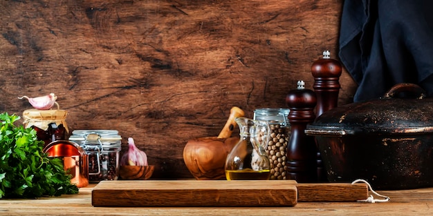 Rustykalna kuchnia z przyprawami